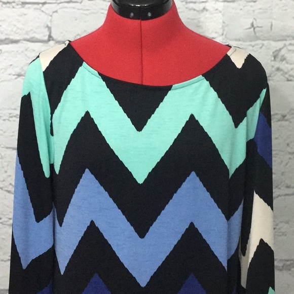 Bell Sleeve Chevron Shift Dress by Blossom Apparel - Picture 7 of 8